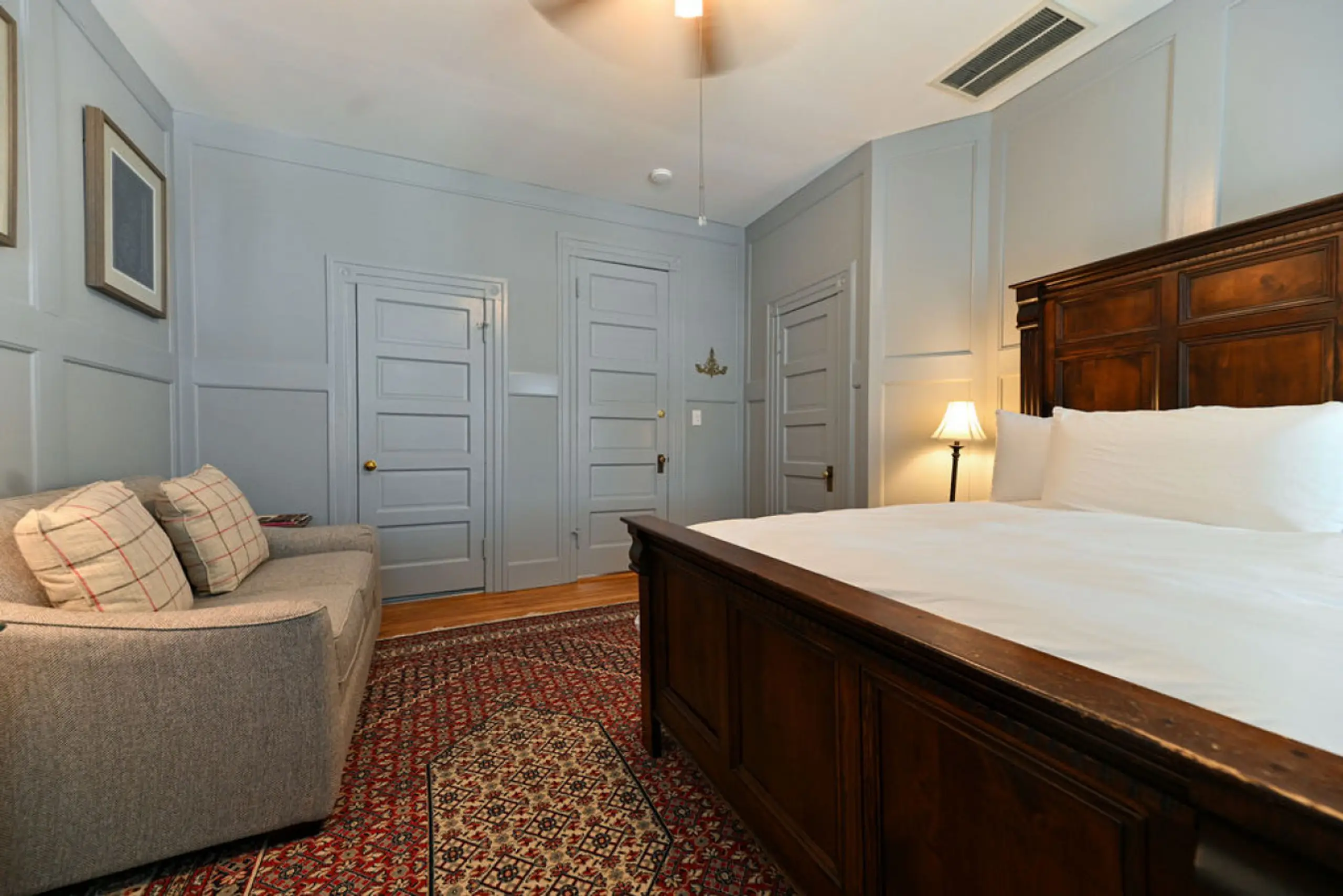 B&B | Rm. 8