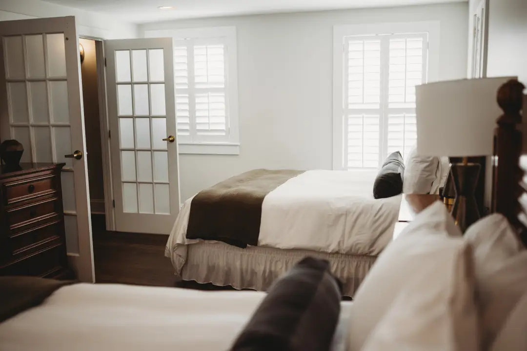 Rm. 9 | Standard Suite