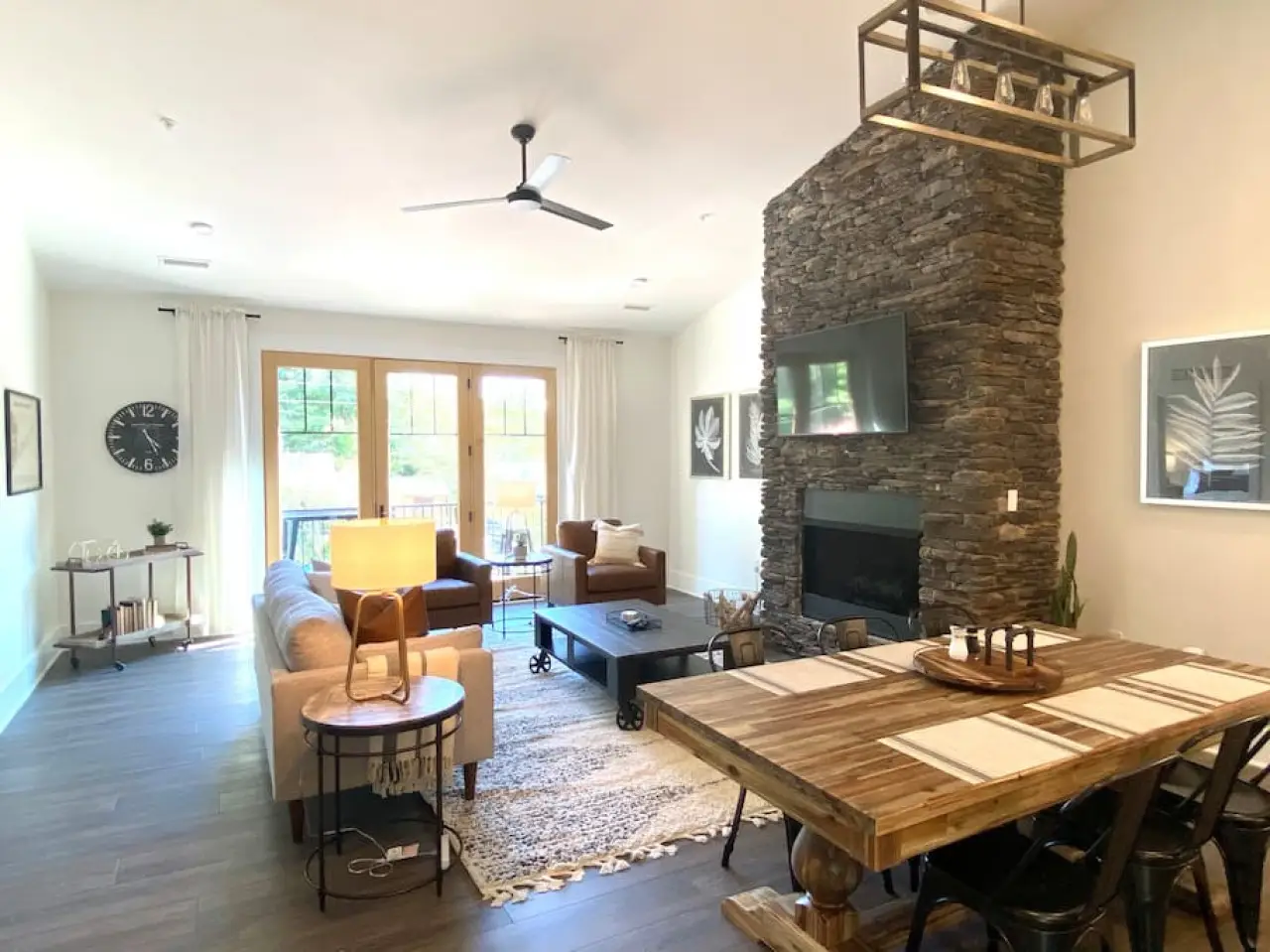 Dogwood 2 Bedroom | Balcony