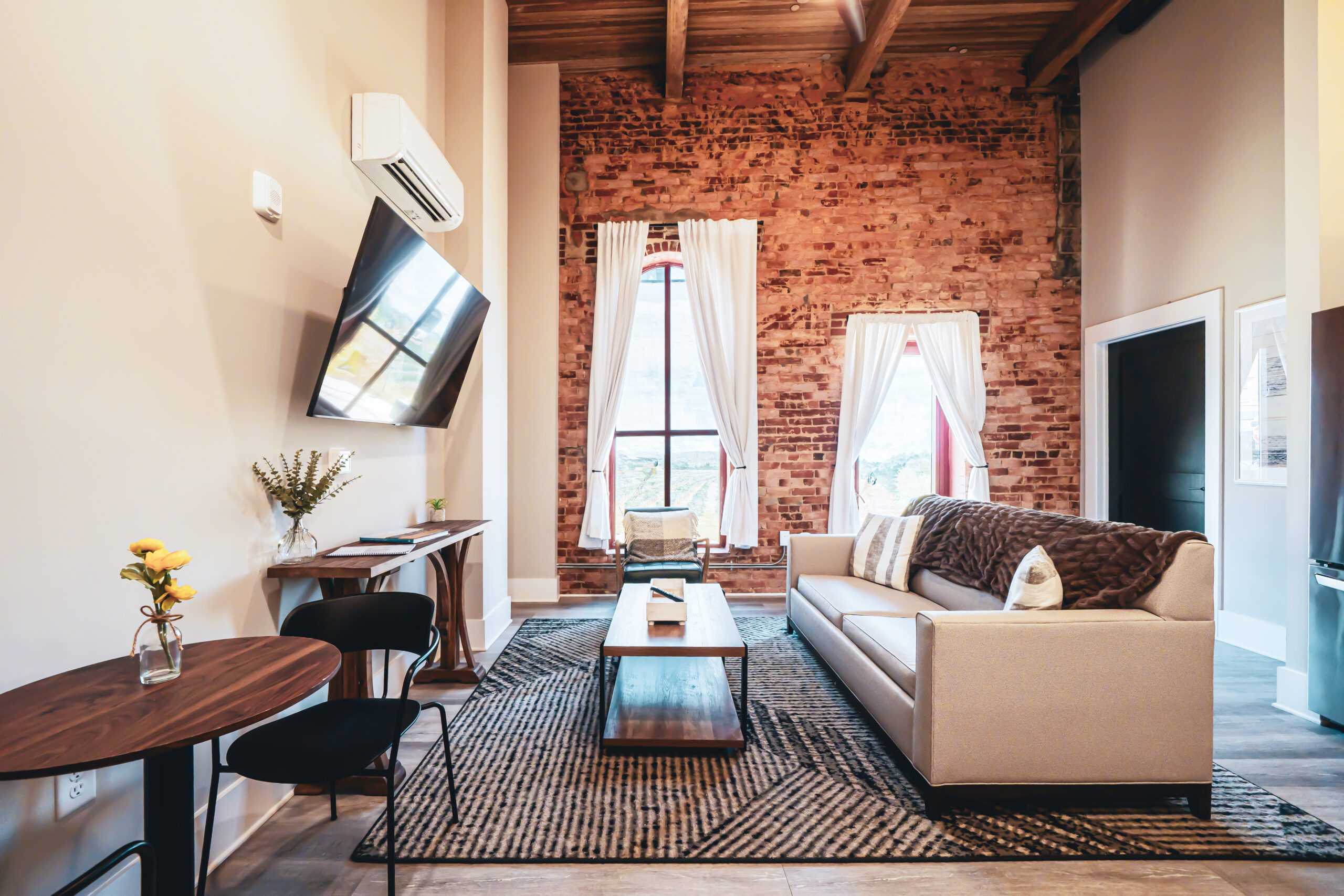 1 Bedroom Loft • Room 6